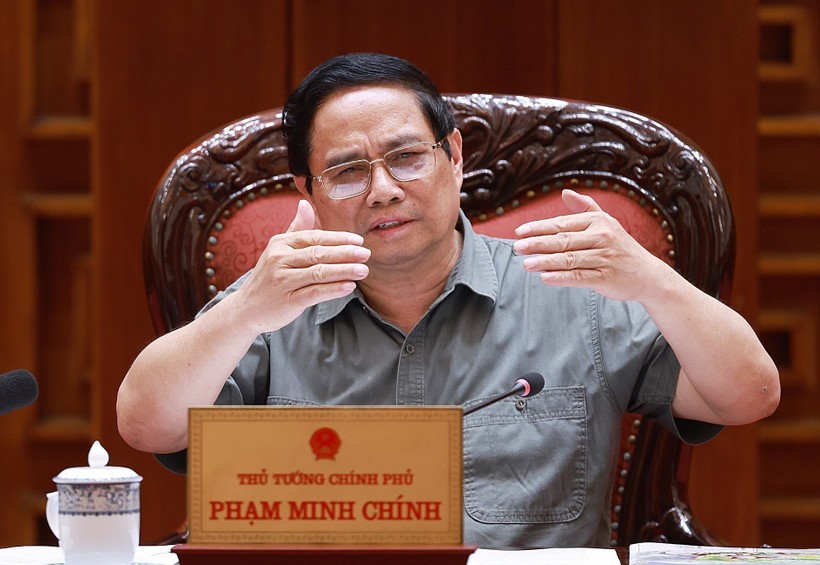 Prime Minister Pham Minh Chinh speaks at the meeting (Photo: VNA) vna-potal-thu-tuong-chu-tri-cuoc-hop-ve-trien-khai-chien-dich-xay-dung-truong-hoc-cho-cac-xa-bien-gioi-8175067.jpg