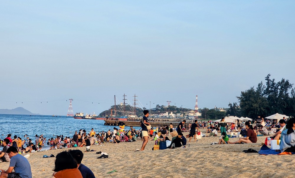 The summer travel season also stimulates the domestic tourism market. 20250801-173956-edit-9027-8909.jpg.jpg