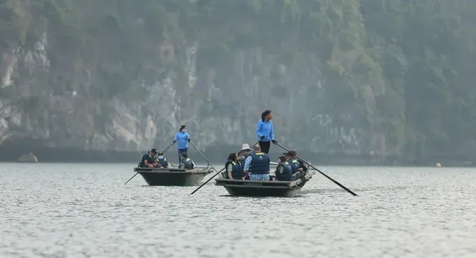 Rowing a boat in Lan Ha Bay in Hai Phong City nam-6050-4966-4421.jpg