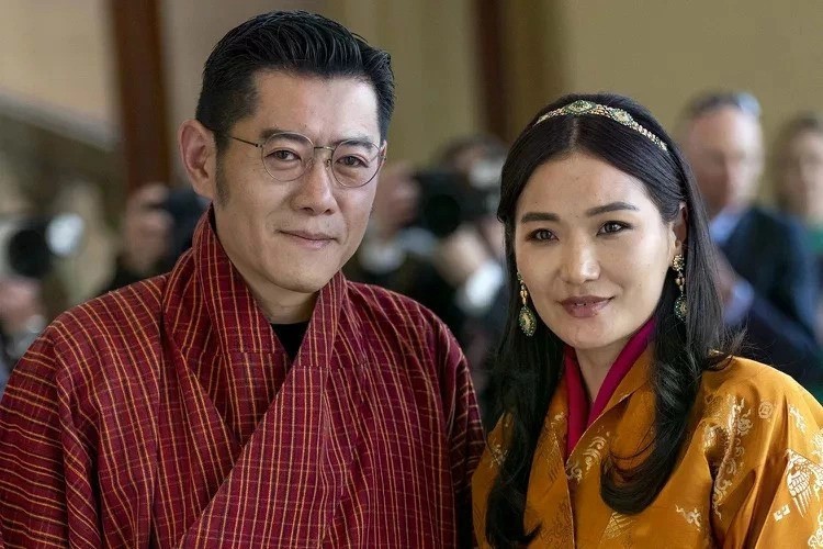 Bhutanese King Jigme Khesar Namgyel Wangchuck (L) and Queen Jetsun Pema (Photo: Getty Images) ki.jpg