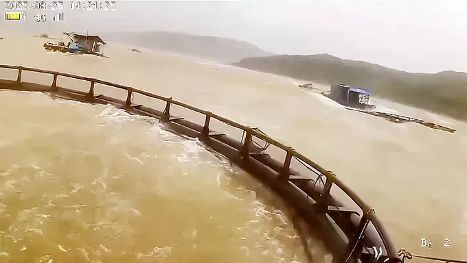 Storm waves destroyed fish cages in Hon La Bay of Quang Tri Province. be-ca.jpg