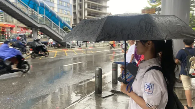 Hanoi was hit by torrential rain img-1754-8019-5374.jpeg