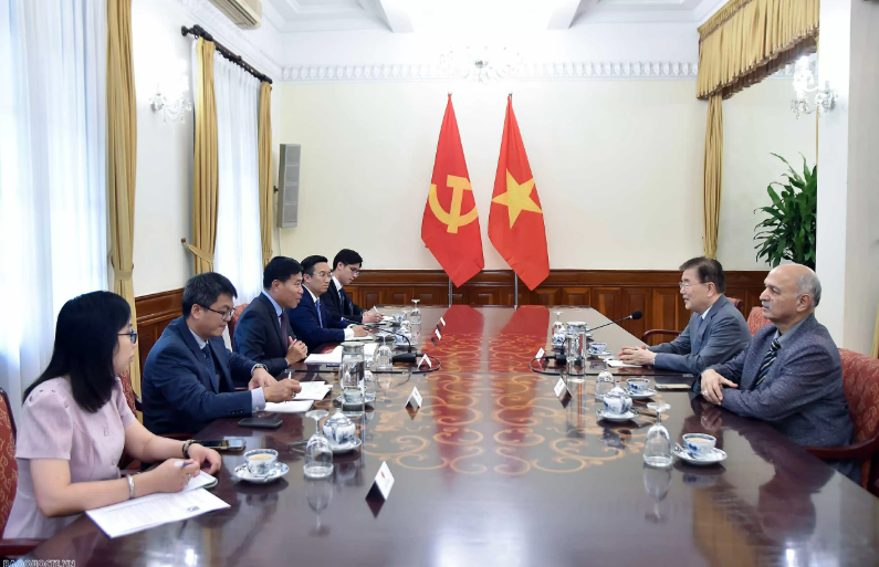 The two ICAPP leaders praise the Communist Party of Vietnam (CPV)'s contributions as a member of the ICAPP Standing Committee over the past two decades (Photo: baoquocte.vn) icapp.png
