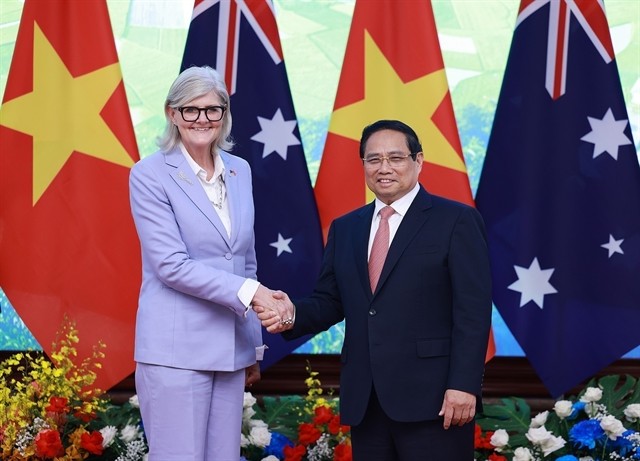 Prime Minister Pham Minh Chinh (R) meets with Australian Governor-General Sam Mostyn in Hanoi on September 10. (Photo: VNA) chinh.jpg