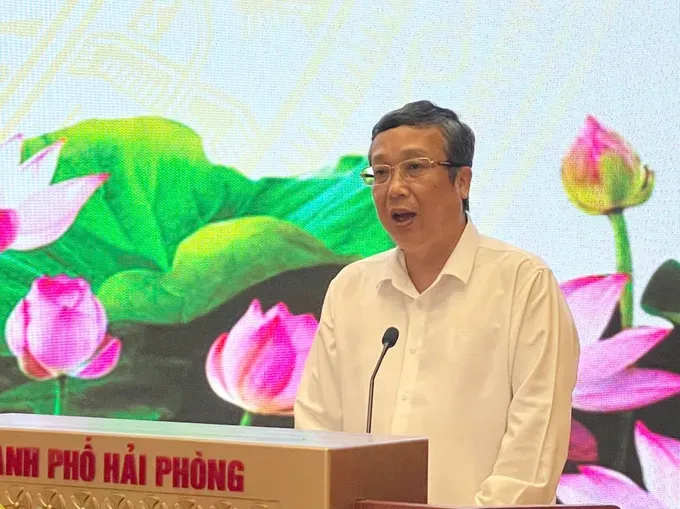 Deputy Minister of Agriculture and Environment Hoang Trung speaks at the conference thu-truong.jpg