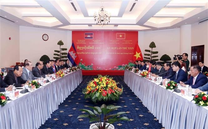The 24th meeting of the specialised committees of the Vietnamese and Cambodian governments in Ho Chi Minh City on September 26 (Photo: VNA) ca.jpg