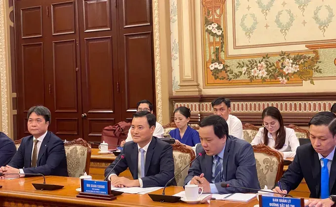 Vice Chairman Bui Xuan Cuong speaks at the meeting cuong.jpg