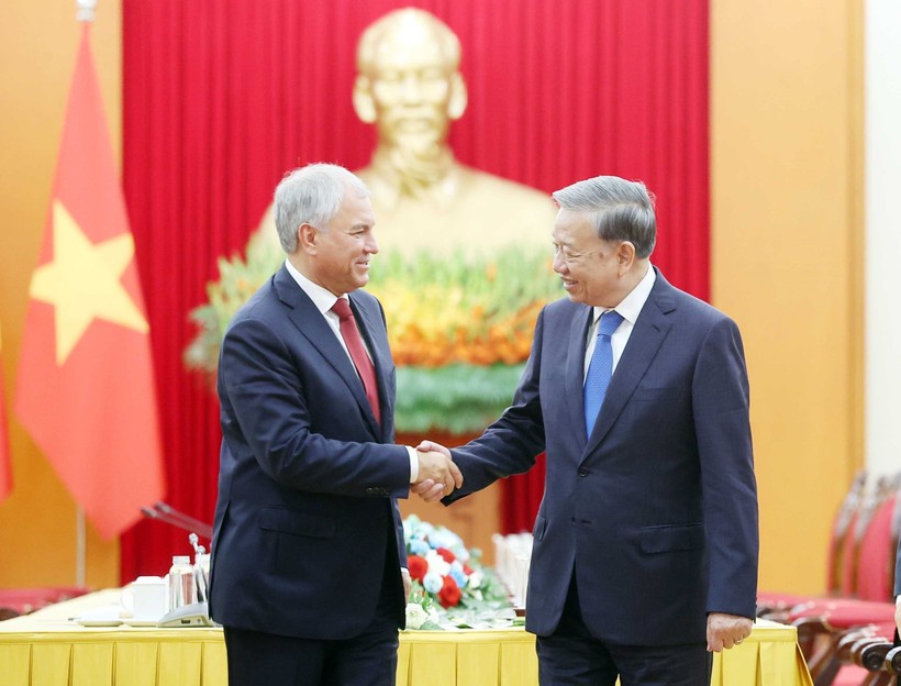 Party General Secretary To Lam and Chairman of the Russian Federal Assembly’s State Duma Vyacheslav Volodin at their meeting in Hanoi on September 29 (Photo: VNA) vietnam-russia-to-lam-state-duma-vna.jpg