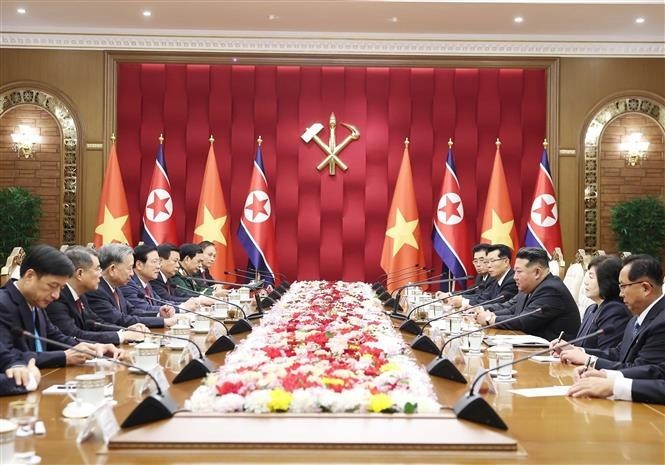 General Secretary of the Communist Party of Vietnam (CPV) Central Committee To Lam holds talks with General Secretary of the Workers' Party of Korea (WPK) and President of the State Affairs of the Democratic People's Republic of Korea (DPRK) Kim Jong Un. (Photo: VNA) vna-potal-tong-bi-thu-to-lam-hoi-dam-voi-tong-bi-thu-chu-tich-quoc-vu-chdcnd-trieu-tien-kim-jong-un-8327342.jpg