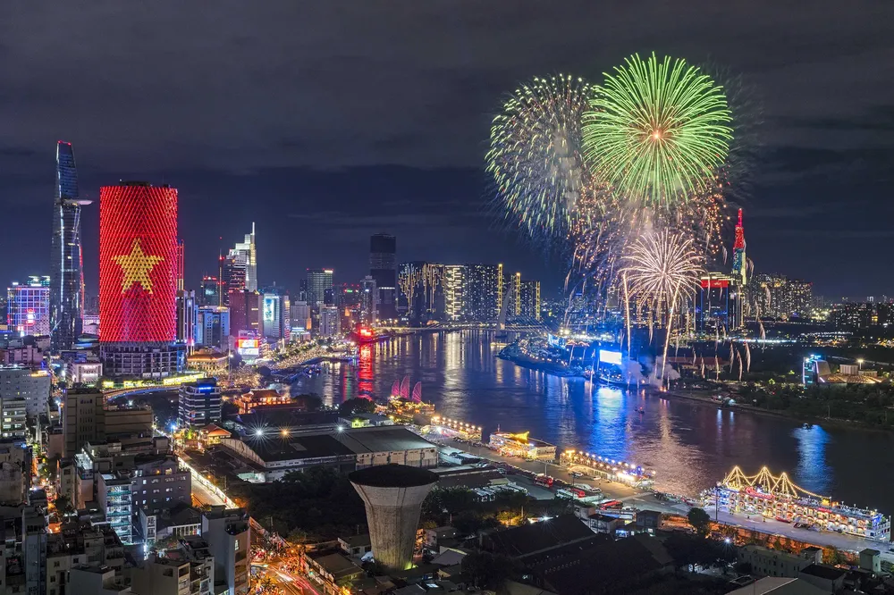 Ho Chi Minh City celebrates Independence Day with fireworks hinh-tphcm-1-4396-829.jpg