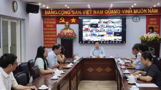 At this morning's training conference on state management in science and technology, innovation, and digital transformation for officials and civil servants organized by the Ho Chi Minh City Department of Science and Technology img-6479-1967-195.jpg