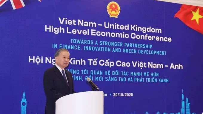 Party General Secretary To Lam delivers a speech at the Vietnam–UK High-level Economic Conference on October 30, 2025. (Photo: VNA) to-lam.jpg
