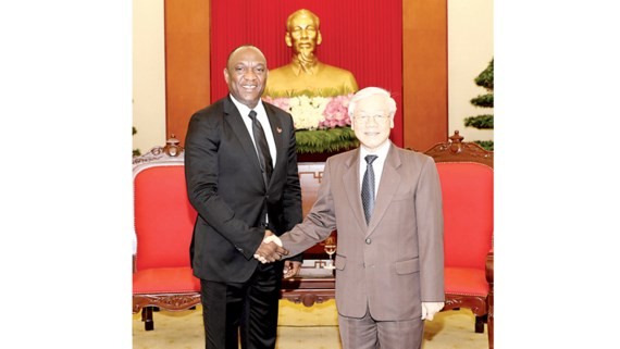 Secretary General of the Communist Party of Vietnam Nguyen Phu Trong welcomed President of the Senate of Haiti Youri Latortue 