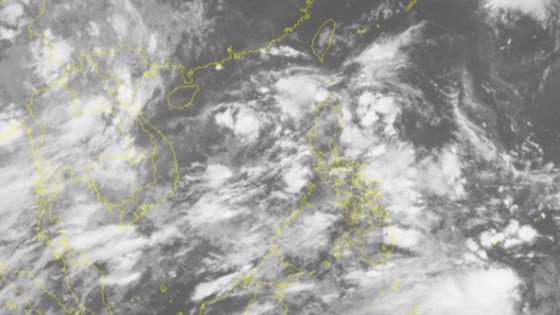 Two tropical low depressions appear in offshore Pacific Ocean