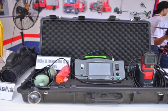 City kicks off exhibition on fire safety & rescue equipment ảnh 2 City kicks off exhibition on fire safety & rescue equipment ảnh 2