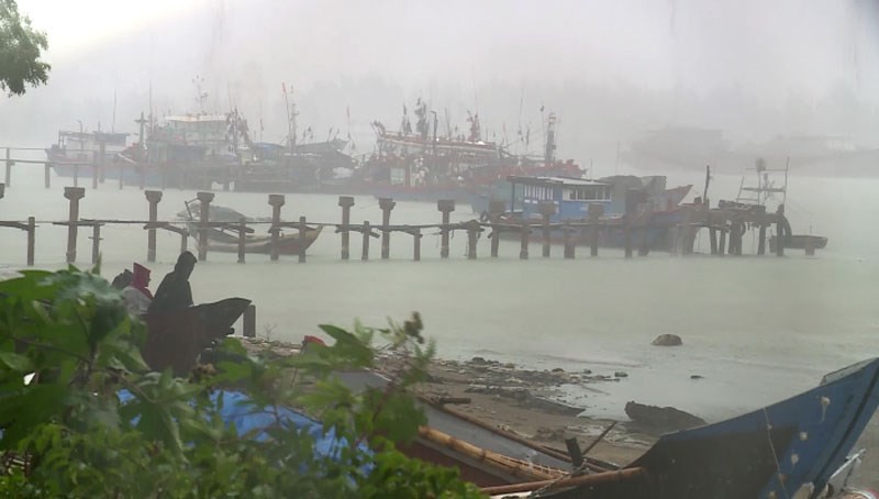 New tropical- low depression appears in eastern offshore Philippines  