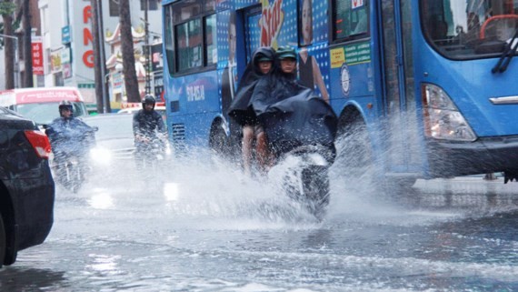 Ho Chi Minh City  experiences sunny weather at day time, no rain in the evening. 