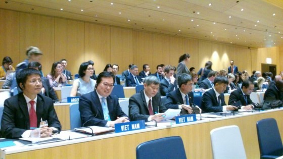 Vietnamese Ambassador Duong Chi Dung (the second from left) becomes Chairman of the World Intellectual Property Organization General Assembly for 2018-2019.