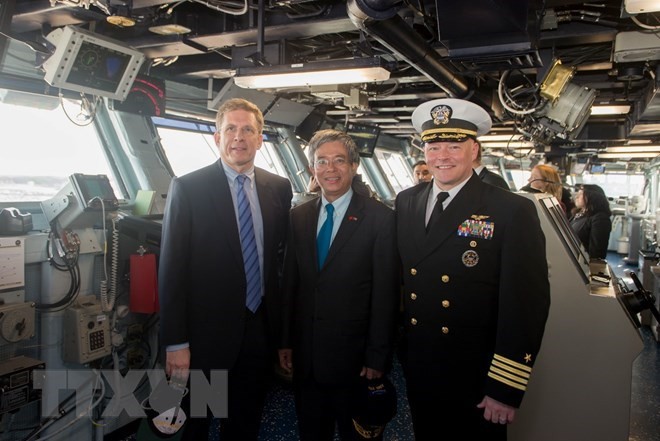 Vietnamese Ambassador to the US Pham Quang Vinh (middle) (Source: VNA)