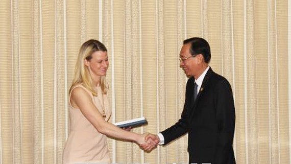 Deputy Standing Chairman of the Ho Chi Minh City People’s Committee Le Thanh Liem and Ms. Natalie Rogers, Chief of Staff in the office of Senator Cory Gardener (Photo:VNA)
