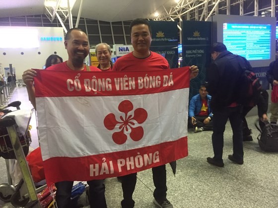 Vietnamese football fans fly to Dubai for Asian Cup quaterfinals ảnh 2