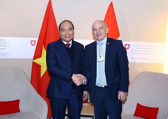 Vietnamese Prime Minister Nguyen Xuan Phuc and Swiss President Ueli Maurer at WEF Davos 2019 (Photo:VNA)