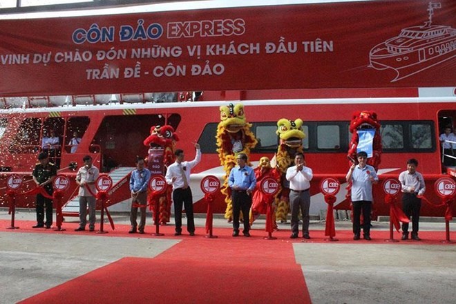 At the ceremony (Source: baodautu.vn)