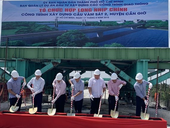 Closure ceremony of Vam Sat No. 2 Bridge (Photo: baogiaothong)