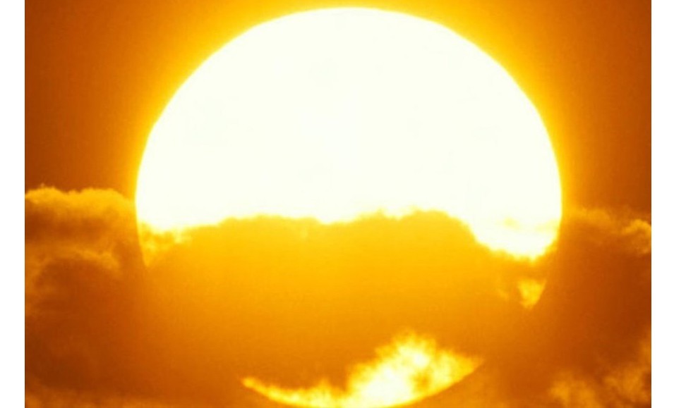 North cold, South hot on Tet holiday