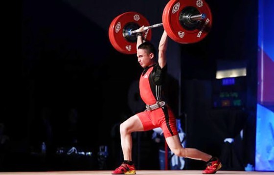 Vietnamese weightlifter Do Tu Tung sets youth world record