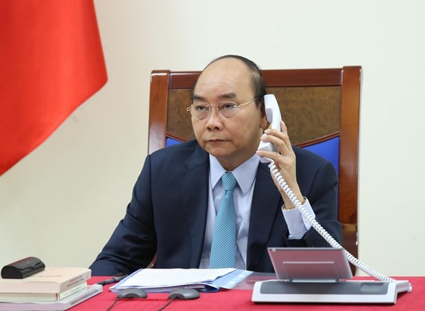 Prime Minister Nguyen Xuan Phuc has phone talks with his Swedish counterpart Stefan Löfven on April 15 (Photo: VNA)