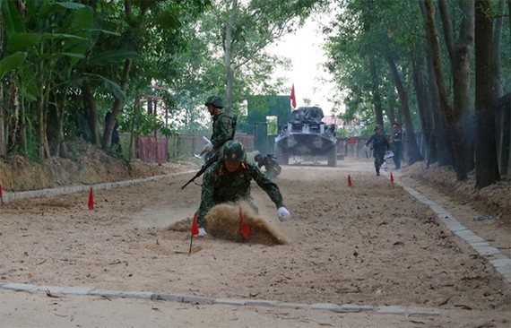 Soldiers are trained for the coming International Army Games 2020 competition. (Photo: QDND)