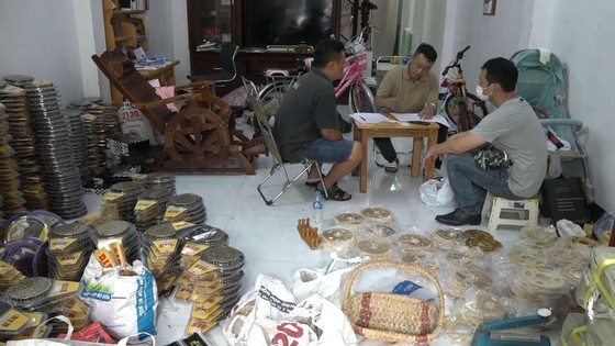City abolishes huge quantity of counterfeit motorcycle parts ảnh 3 City abolishes huge quantity of counterfeit motorcycle parts ảnh 3