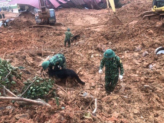 Bodies of all 22 soldiers missing under landslide found in Quang Tri Province ảnh 6