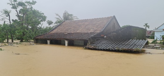 Houses are trapped under deep floodwater 