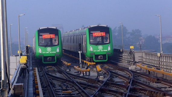 Chinese experts arrive Hanoi for trial operation of Cat Linh - Ha Dong railway