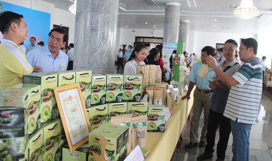 Many OCOP-certificated products are displayed on the fair