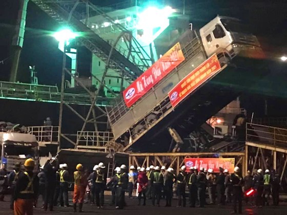 The first shipment of 2021 docks at Vung Ang Port