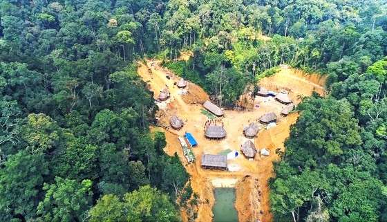 Ethnic minority villages built on mountains in Central Vietnam  ảnh 1