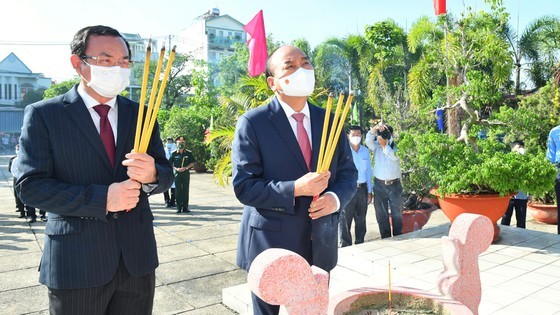 President Nguyen Xuan Phuc visits historical sites in HCMC ảnh 5 President Nguyen Xuan Phuc visits historical sites in HCMC ảnh 5