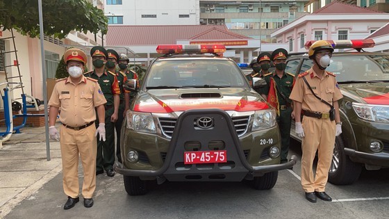 Armed forces open patrol to control Covid-19 pandemic in HCMC ảnh 1 Armed forces open patrol to control Covid-19 pandemic in HCMC ảnh 1