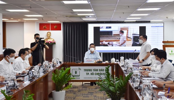 HCMC sends text messages to call for employees back to work ảnh 1 HCMC sends text messages to call for employees back to work ảnh 1