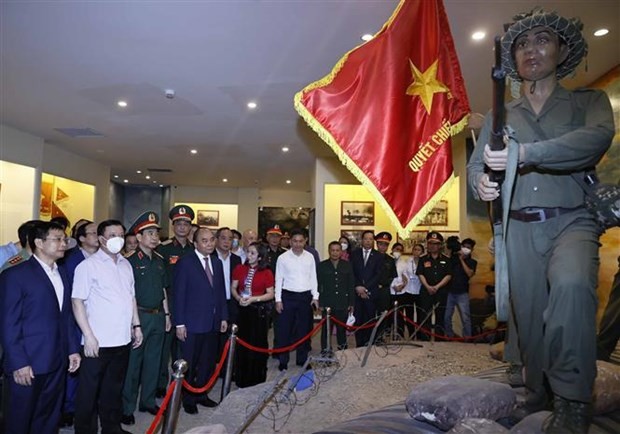 President pays tribute to Dien Bien Phu soldiers ảnh 2 President pays tribute to Dien Bien Phu soldiers ảnh 2