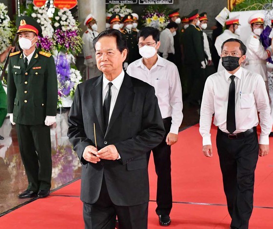 Funeral ceremony for Ngo Thi Hue, wife of late General Secretary Nguyen Van Linh ảnh 6 Funeral ceremony for Ngo Thi Hue, wife of late General Secretary Nguyen Van Linh ảnh 6