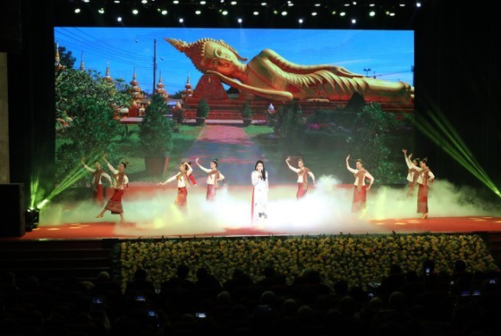 Ceremony held to mark 60th founding anniversary of Vietnam-Laos diplomatic ties ảnh 16 Ceremony held to mark 60th founding anniversary of Vietnam-Laos diplomatic ties ảnh 16