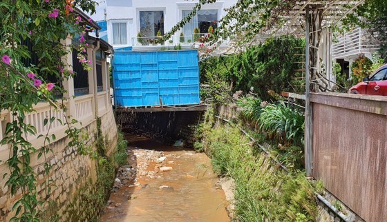 Da Lat reviews stream encroachments after recent rain-triggered flooding ảnh 1 Da Lat reviews stream encroachments after recent rain-triggered flooding ảnh 1