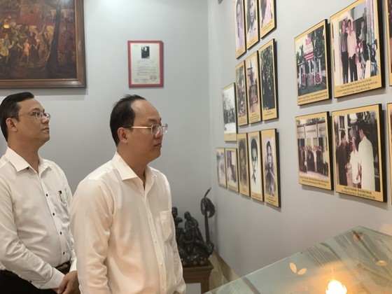 City delegation offers incense at historical site in Hoc Mon District ảnh 5 City delegation offers incense at historical site in Hoc Mon District ảnh 5