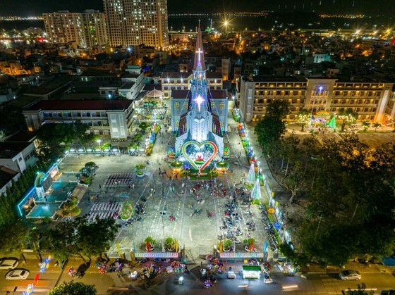 The warm and meaningful atmosphere of Christmas in Quy Nhon City, Binh Dinh Province. The warm and meaningful atmosphere of Christmas in Quy Nhon City, Binh Dinh Province.