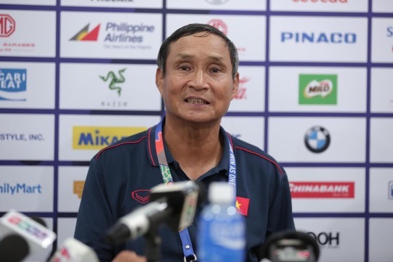 Coach Mai Duc Chung Coach Mai Duc Chung