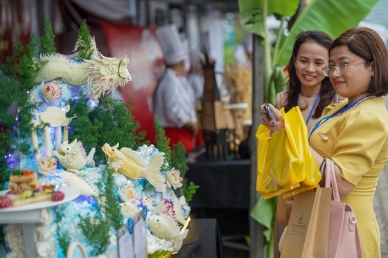 Visitors learned about unique culinary arts. Visitors learned about unique culinary arts.